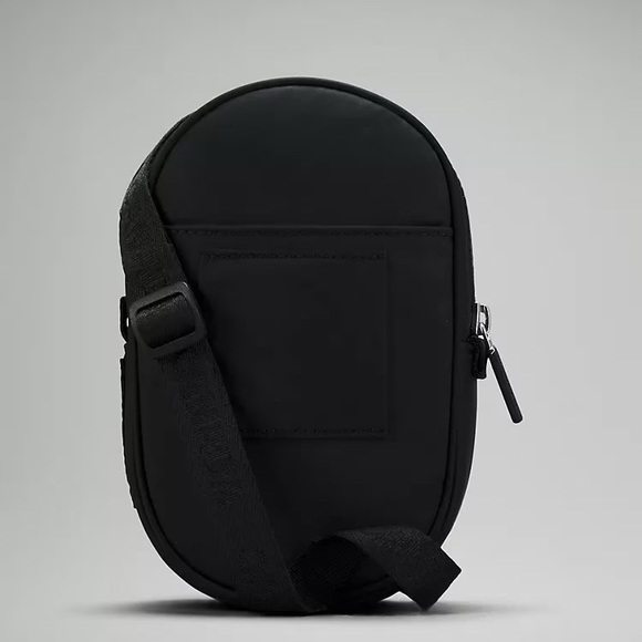 Lululemon Team Canada Future Legacy Crossbody Bag - Picture 5 of 11